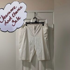 7th Avenue New York & Company Women’s Size 16 White Dress Shorts